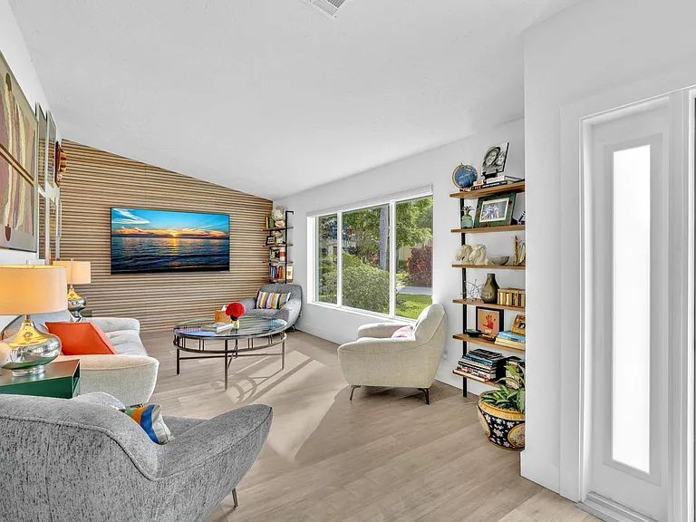 12502 Baywind Ct — Photo 3
