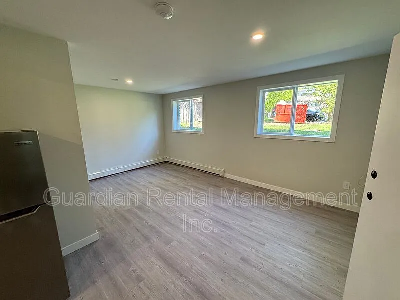 Studio, 1.0 bath, 350 sqft, $1,650 — Photo 3