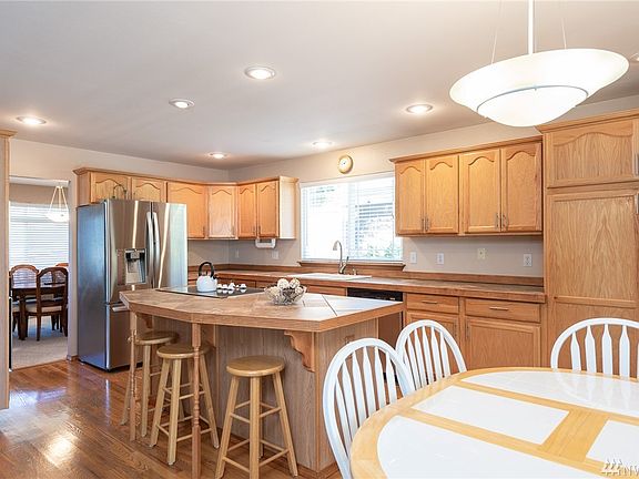 5th image of 1910 24th Avenue Ct SW