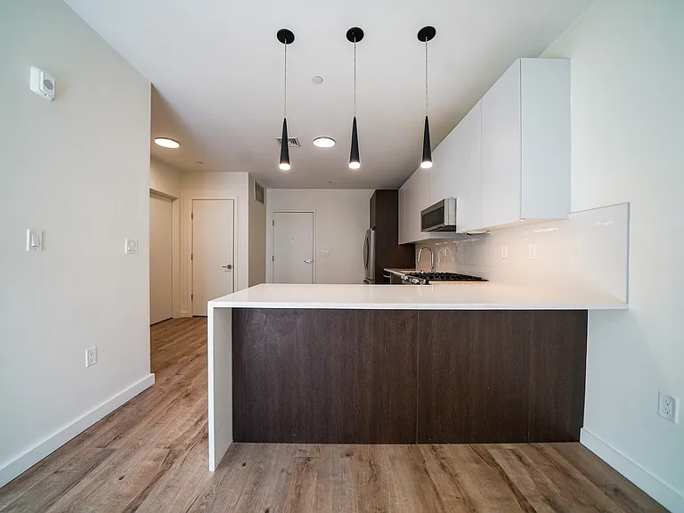 Longwood Row — Photo 31