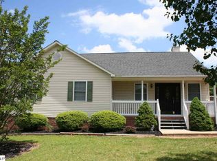 24 Randall Dr, Taylors, SC 29687