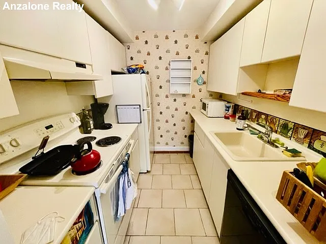 19 Wiget St #204 — Photo 16