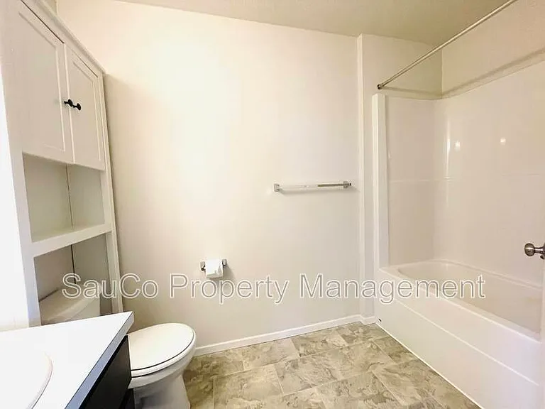 16390 NW Ernst St — Photo 9