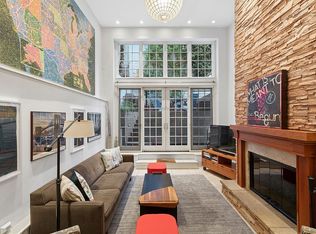 217 W 22nd St, New York, NY 10011