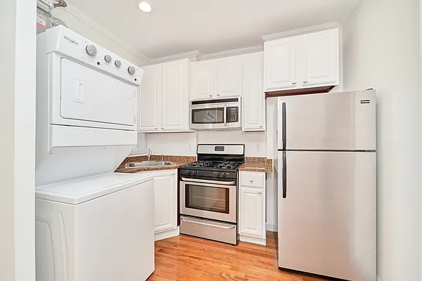 Rented by Living New York | media 9