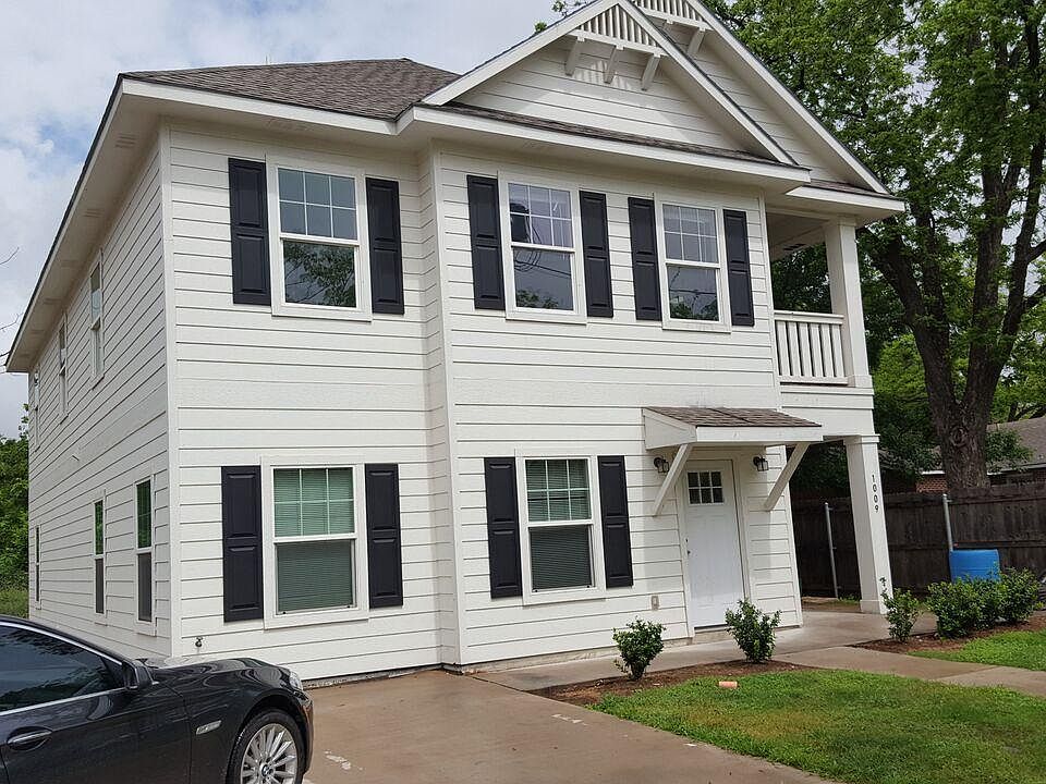 2nd image of 1009 Wood Ave