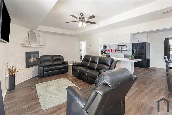 501 Field St — Photo 15
