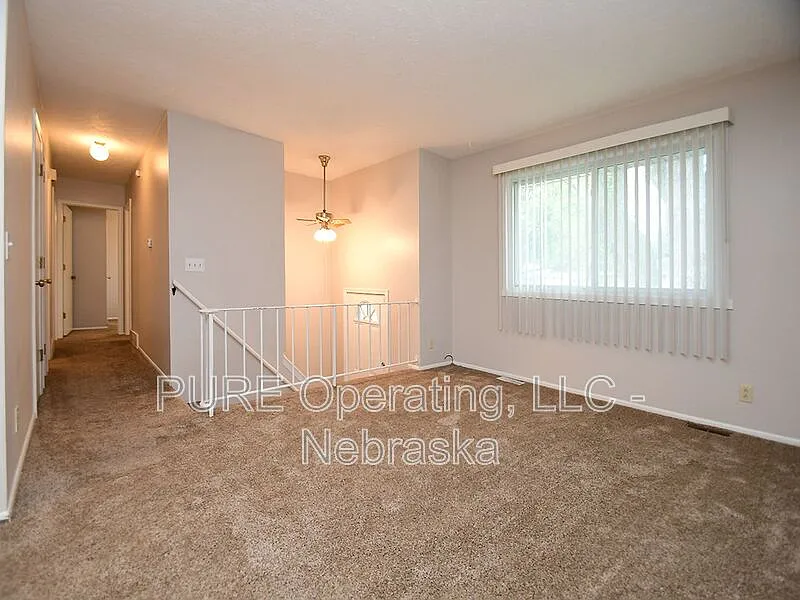 3 bed, 1.0 bath, 1150 sqft, $1,800 — Photo 2