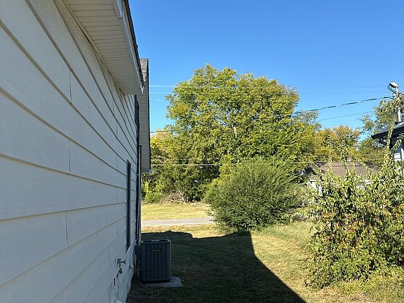 2nd image of 216 Burdock St