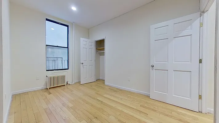 Rented by TOUR LLC | media 12