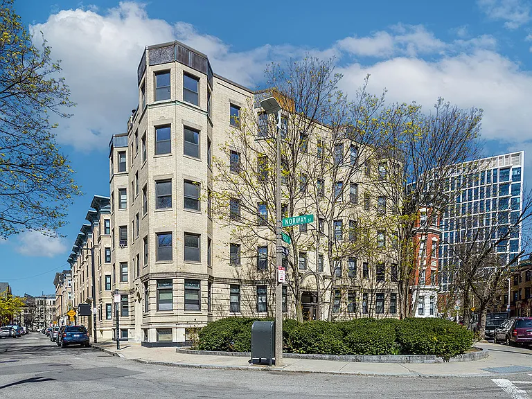 Waldorf Lofts — Photo 18