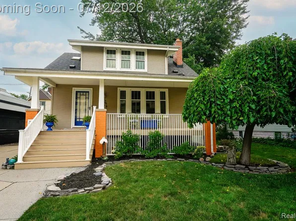 545 Eureka Rd, Wyandotte, MI 48192