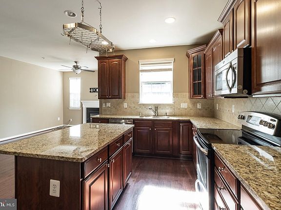 4th image of 7334 Mockingbird Cir