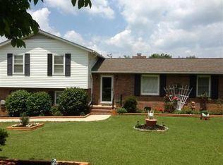 101 Carriage Ln, Simpsonville, SC 29681