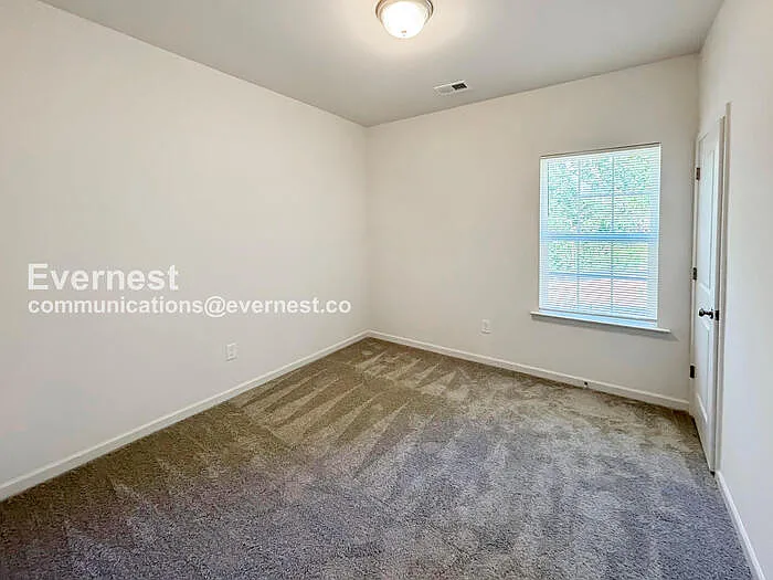 2722 Crawford Ave — Photo 7