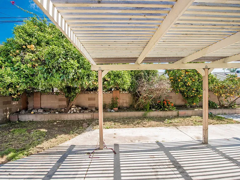 15412 Shasta Ln — Photo 28