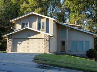 1405 Childs Rd E, Bellevue, NE 68005