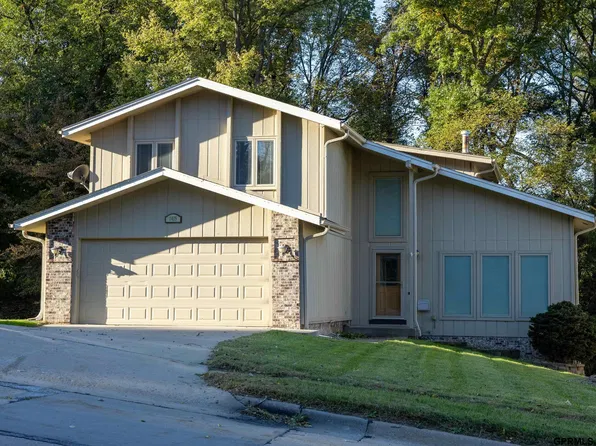 1405 Childs Rd E, Bellevue, NE 68005
