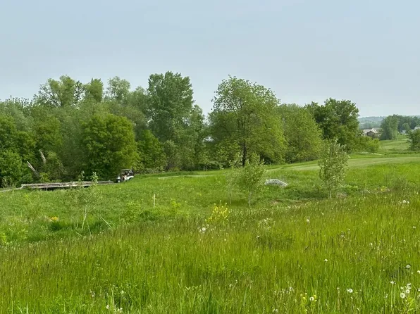 505 Golf View Ave, Zumbrota, MN 55992