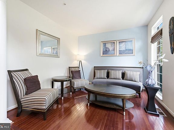 5th image of 5201 Chestnut Manor Ct