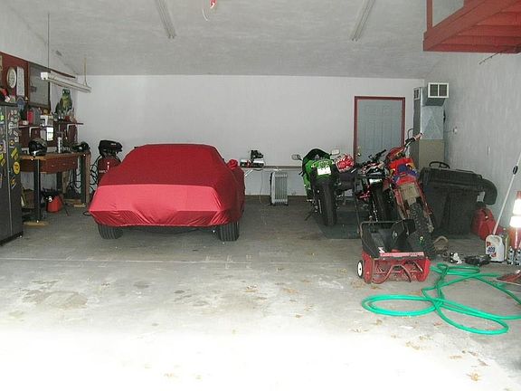 2nd image of 14 Paradise Ln