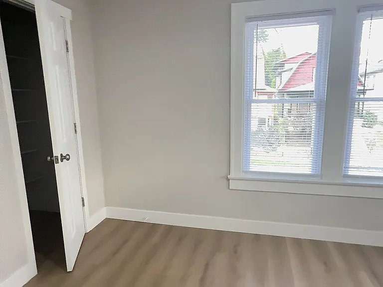 508 N Lincoln St — Photo 9