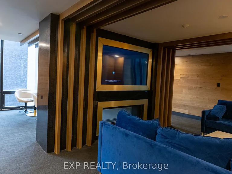 145 Columbia St W #928 — Photo 20