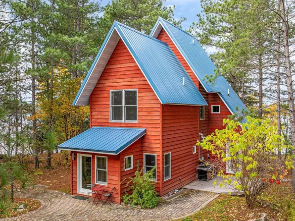 1621 N Pioneer Rd, Ely, MN 55731