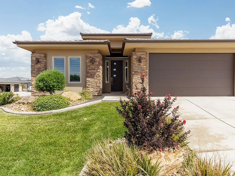 519 S Bracciano Dr — Photo 3