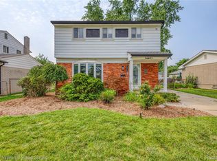 14271 Elgin St, Oak Park, MI 48237