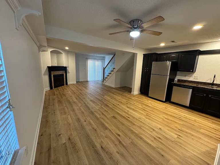 820 SW Peach Tree Ln — Photo 7
