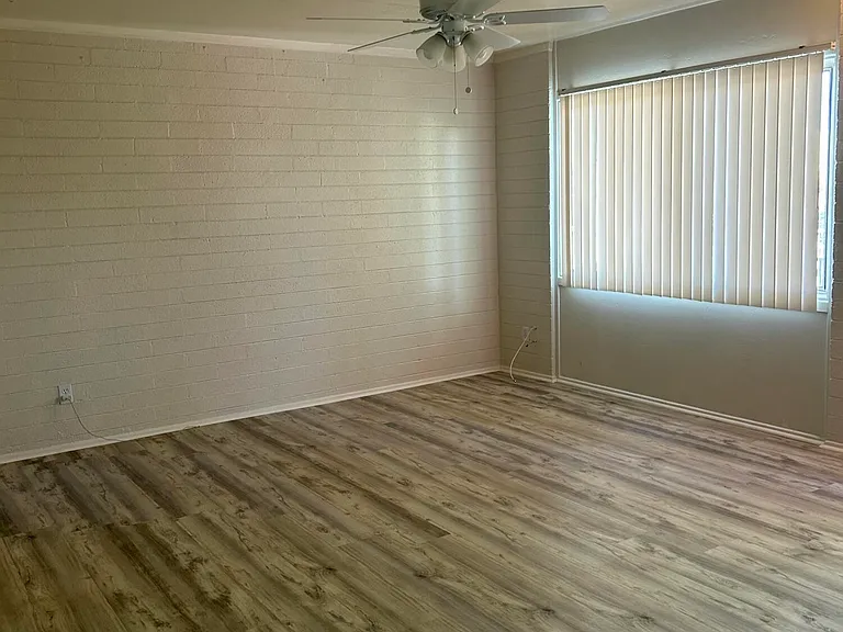 320 E Willetta St #7 — Photo 7