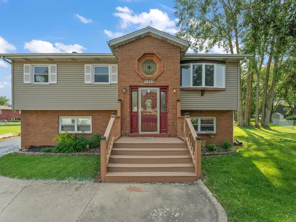 3461 Highland Ct, Crown Point, IN 46307