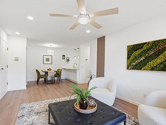 5th image of 1509 Martin Street #2