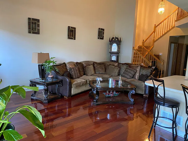 510 N Maggie Ln — Photo 2