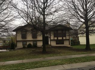 1436 SW Highland Dr, Lees Summit, MO 64081