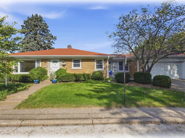 2304 E High St, Davenport, IA 52803