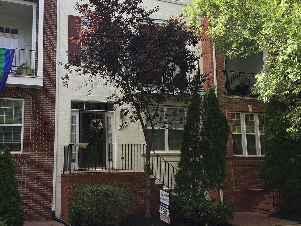 BEAUTIFUL TREES W/ PARK SETTING AT YOUR FRONT DOOR