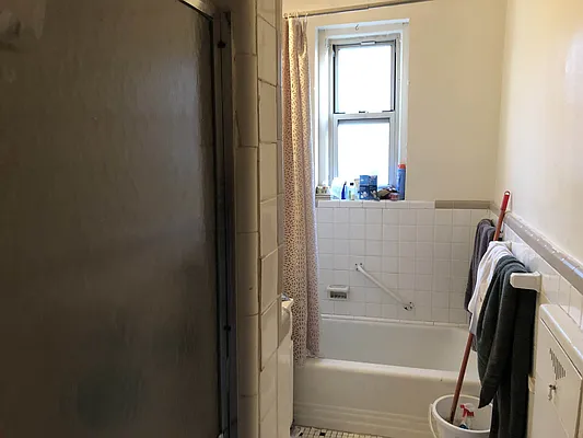 Rented by Lang Realty LLC | media 14