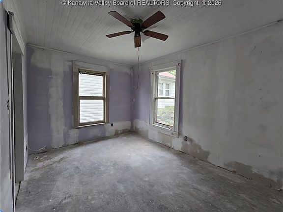 5th image of 1620 Red Oak St