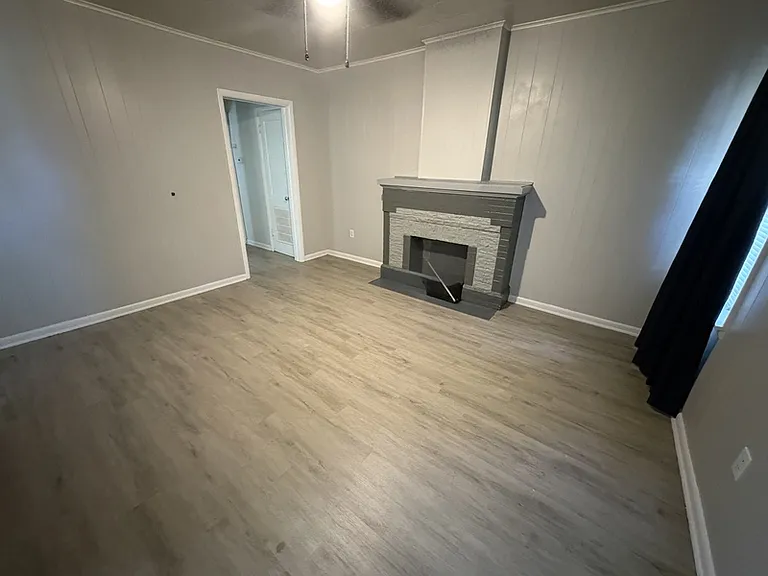 2614 E Archer St — Photo 2