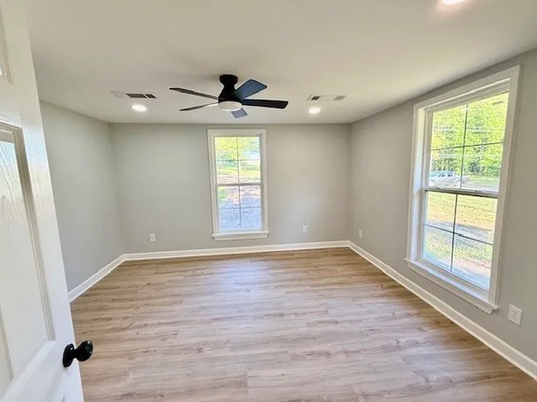 328 Old Airport Rd — Photo 8