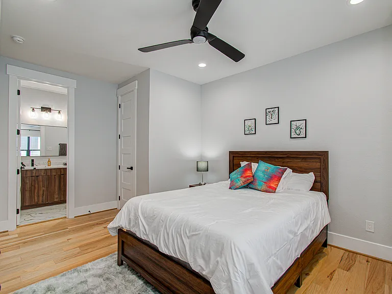 7016B Staffordshire St — Photo 21