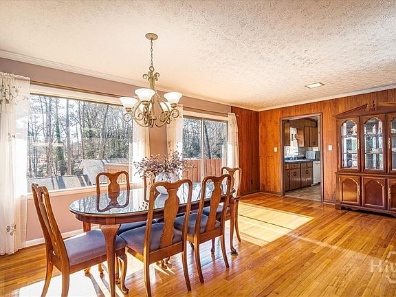 2nd image of 625 Forest Road