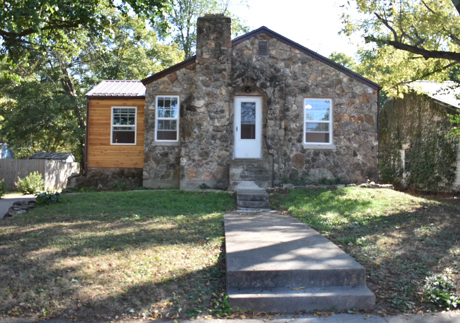 2 bed, 1000 sqft, $1,200 — Photo 1