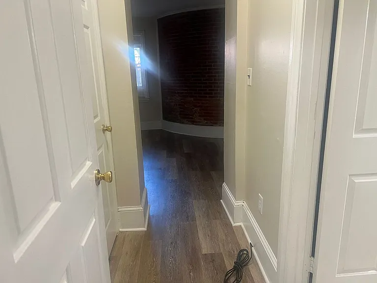 517 N West St — Photo 5