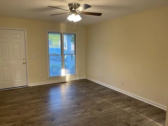 929 Nottingham Dr — Photo 9