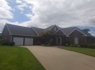 1531 W Kings Cv, Columbus, KS 66725