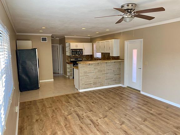3rd image of 13175 Emerald Dr APT 4