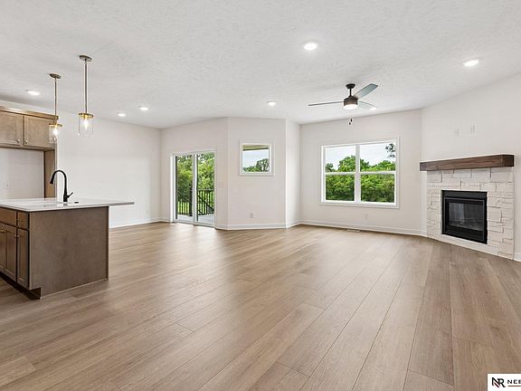 5th image of 11108 N 173rd St